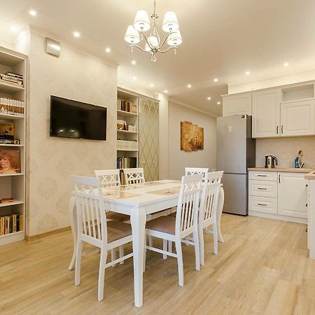 2-Roomed Apartment With Living Room Odesa Exterior photo