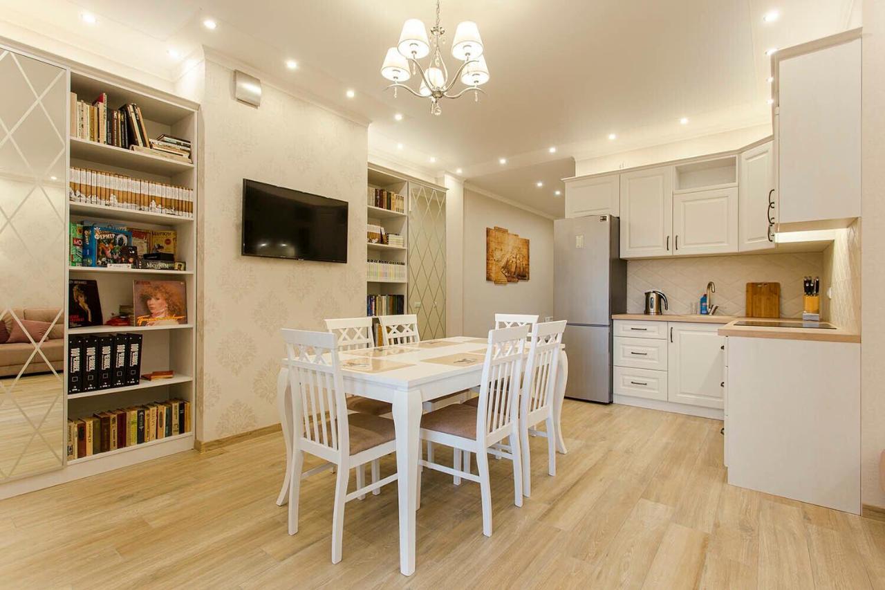 2-Roomed Apartment With Living Room Odesa Exterior photo