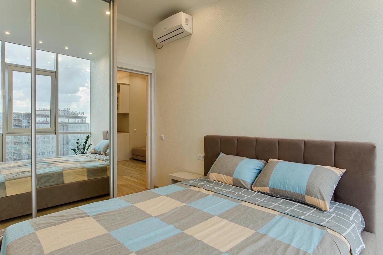 2-Roomed Apartment With Living Room Odesa Exterior photo