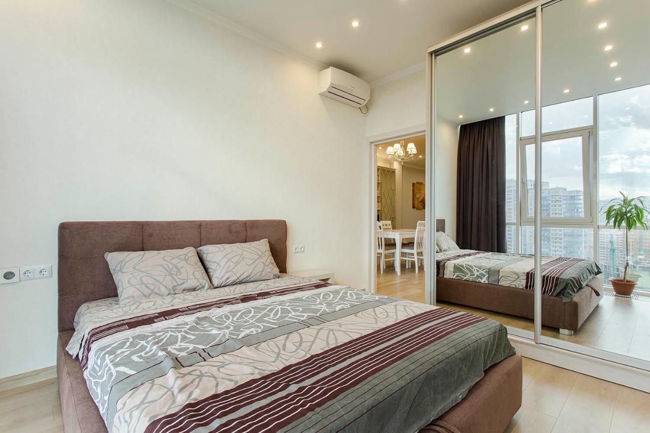 2-Roomed Apartment With Living Room Odesa Exterior photo